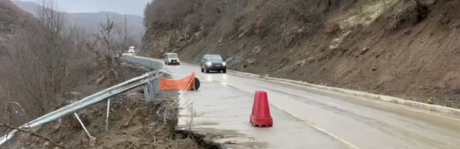 Bllokimi në aksin Librazhd-Prrenjas/ ARRSH: 3 rrugë alternative për automjetet