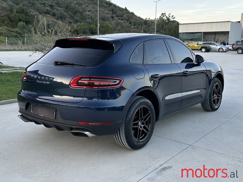 2015' Porsche Macan photo #2