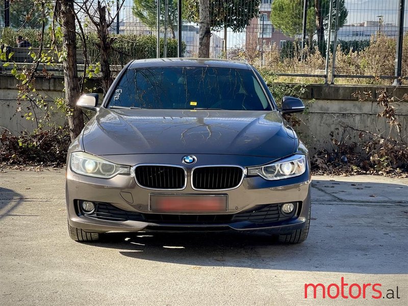 2012' BMW 320 photo #1