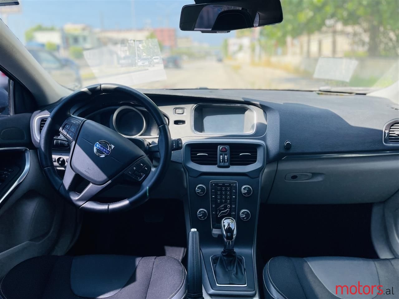 2014' Volvo V40 photo #6