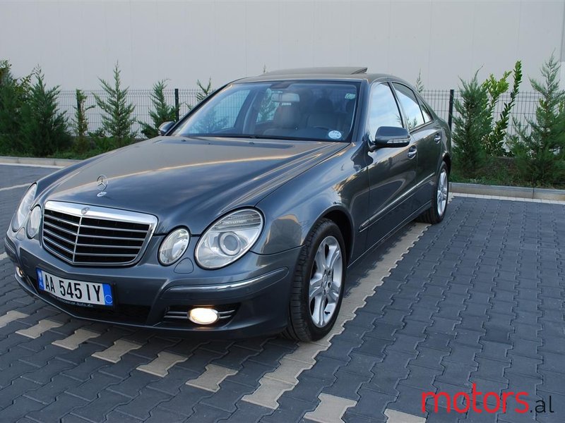 2008' Mercedes-Benz E 320 photo #1