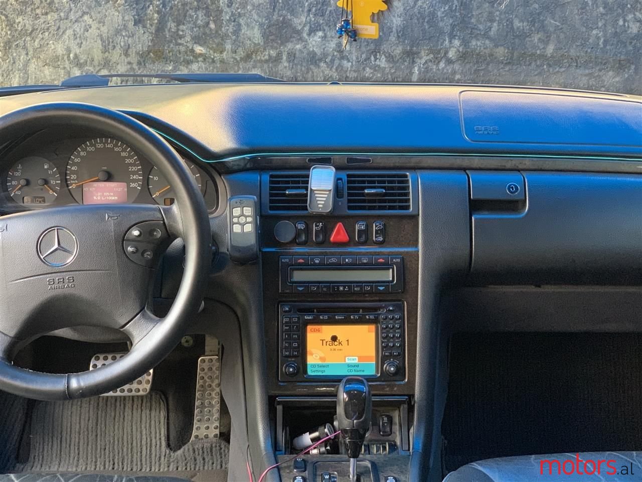 2001' Mercedes-Benz E 270 photo #2