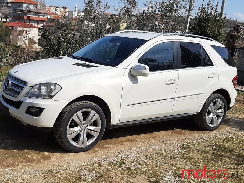 2010' Mercedes-Benz ML 350 photo #2