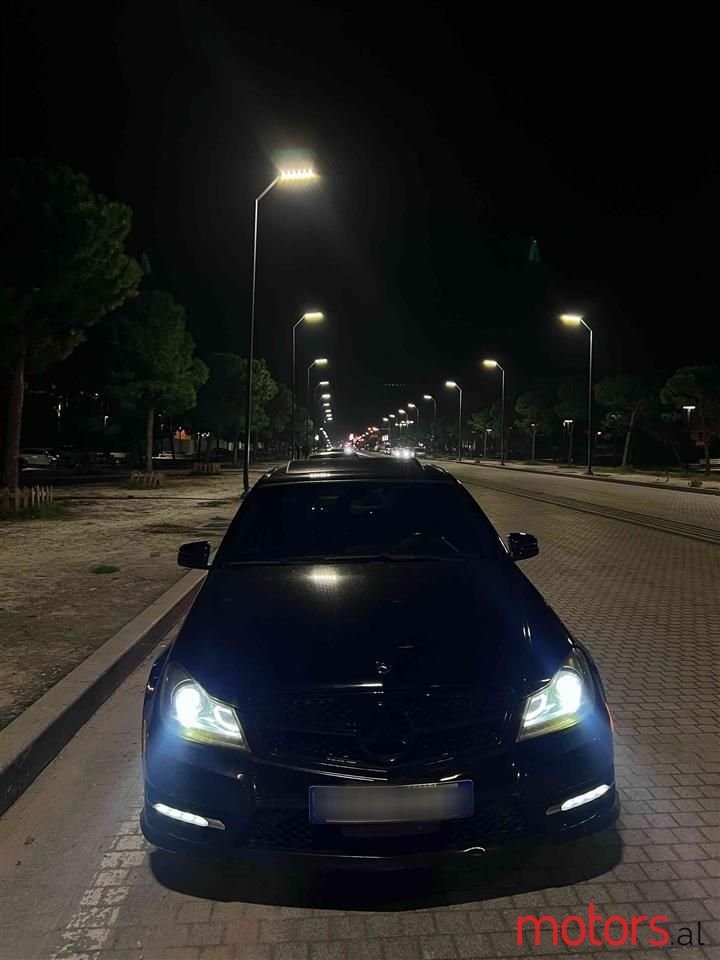 2012' Mercedes-Benz C 300 photo #3