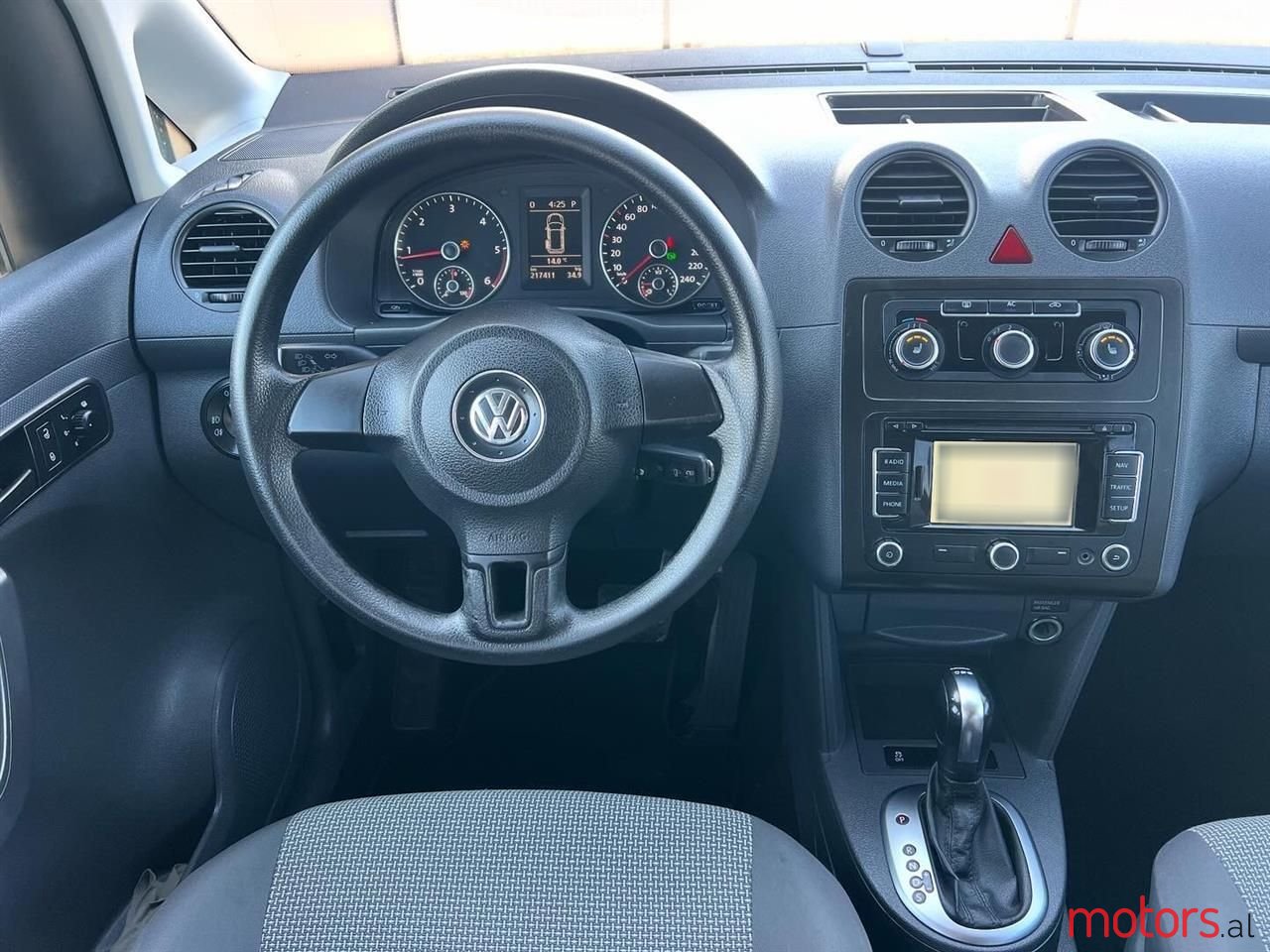 2012' Volkswagen Caddy photo #5