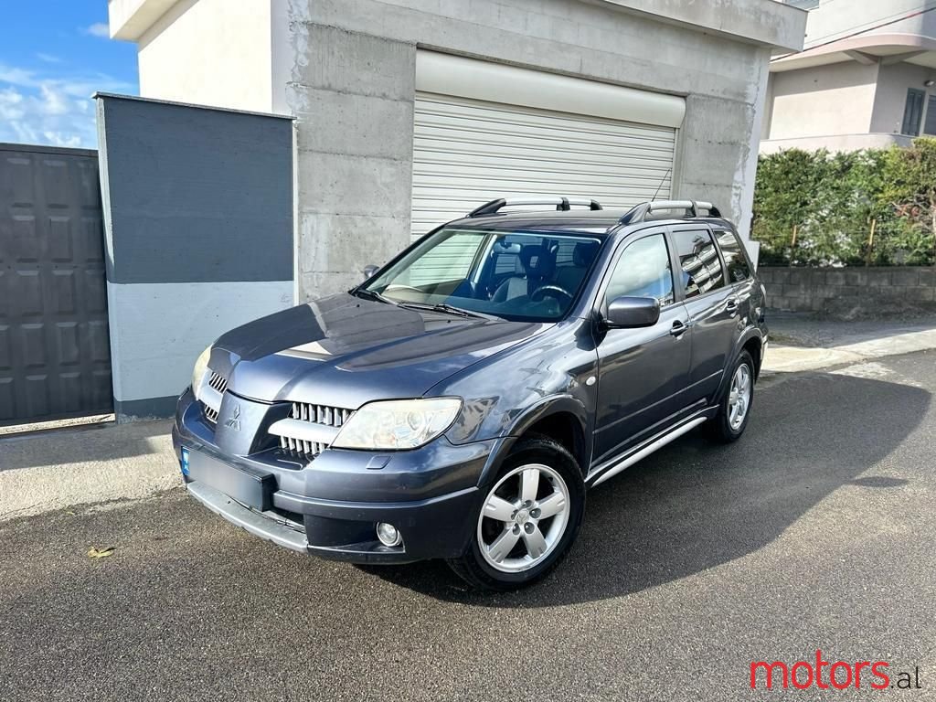 2006' Mitsubishi Outlander photo #1