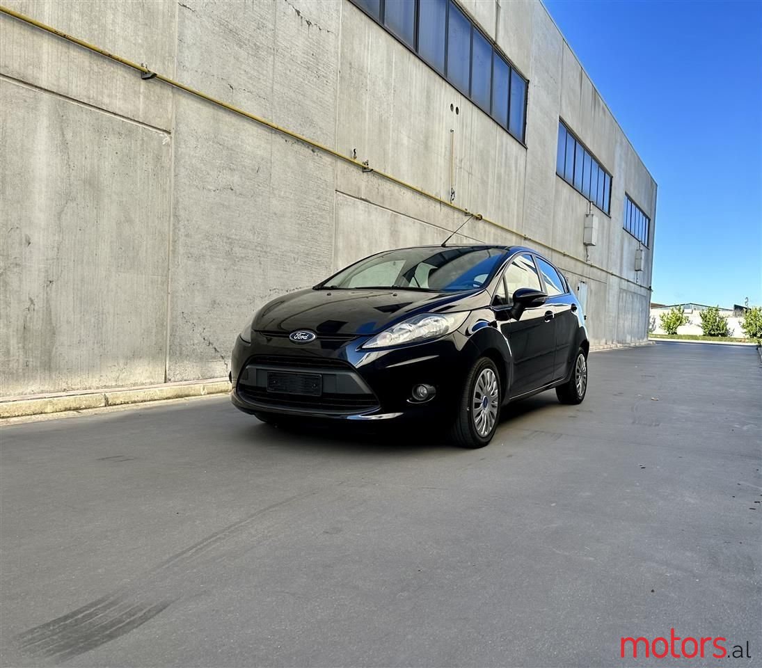 2010' Volkswagen Golf photo #1