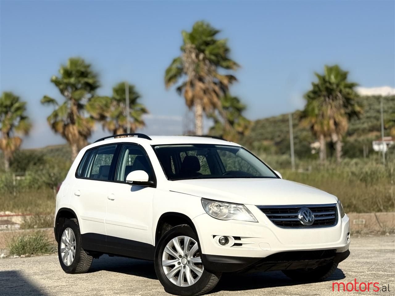 2009' Volkswagen Tiguan photo #1