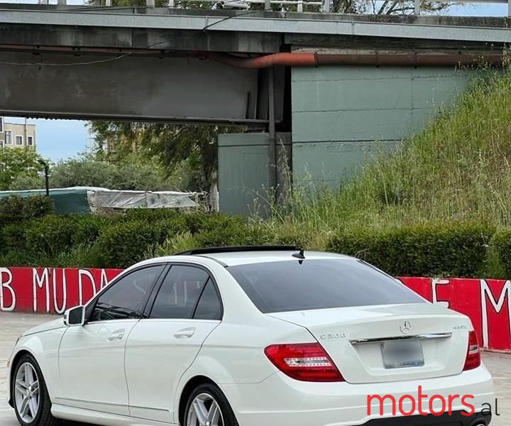 2012' Mercedes-Benz C 300 photo #2