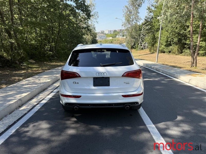 2011' Audi Q5 photo #5