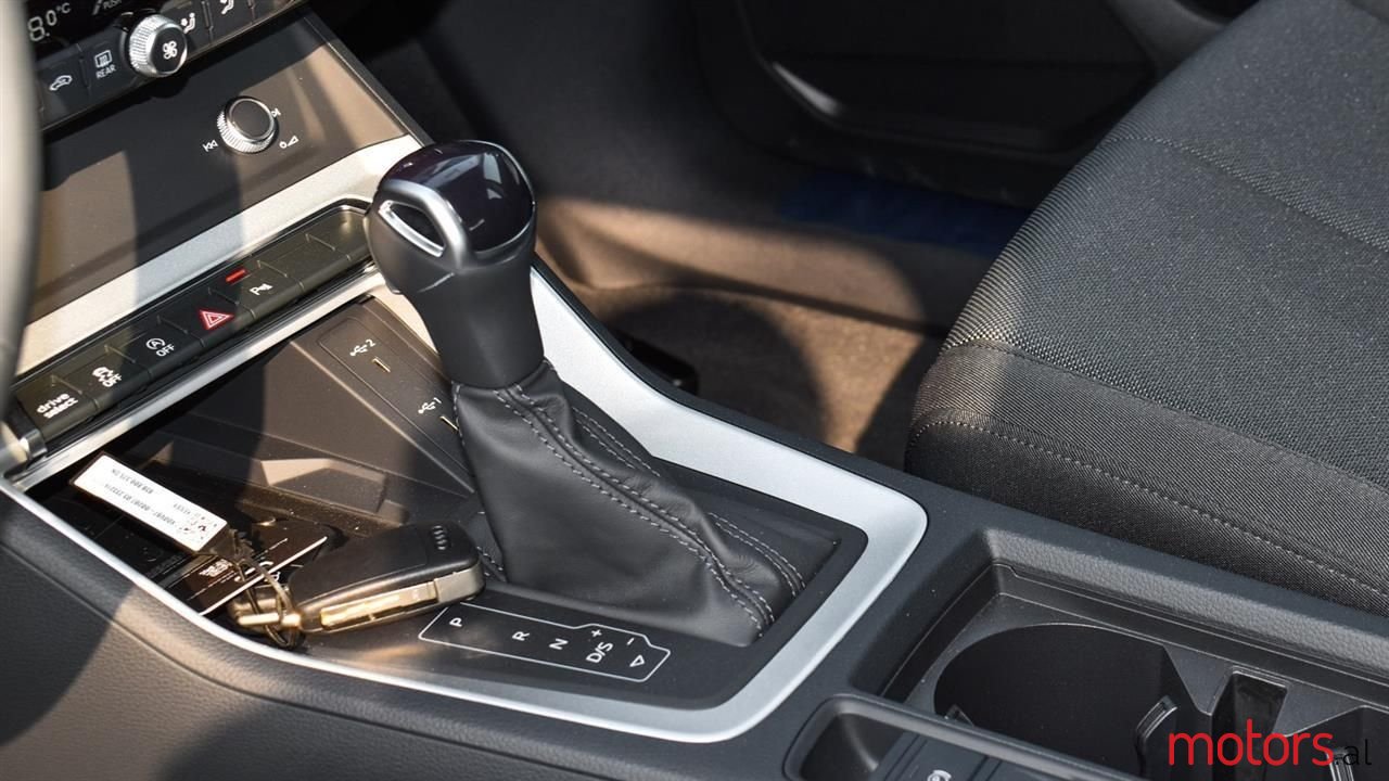 2023' Audi Q3 photo #6