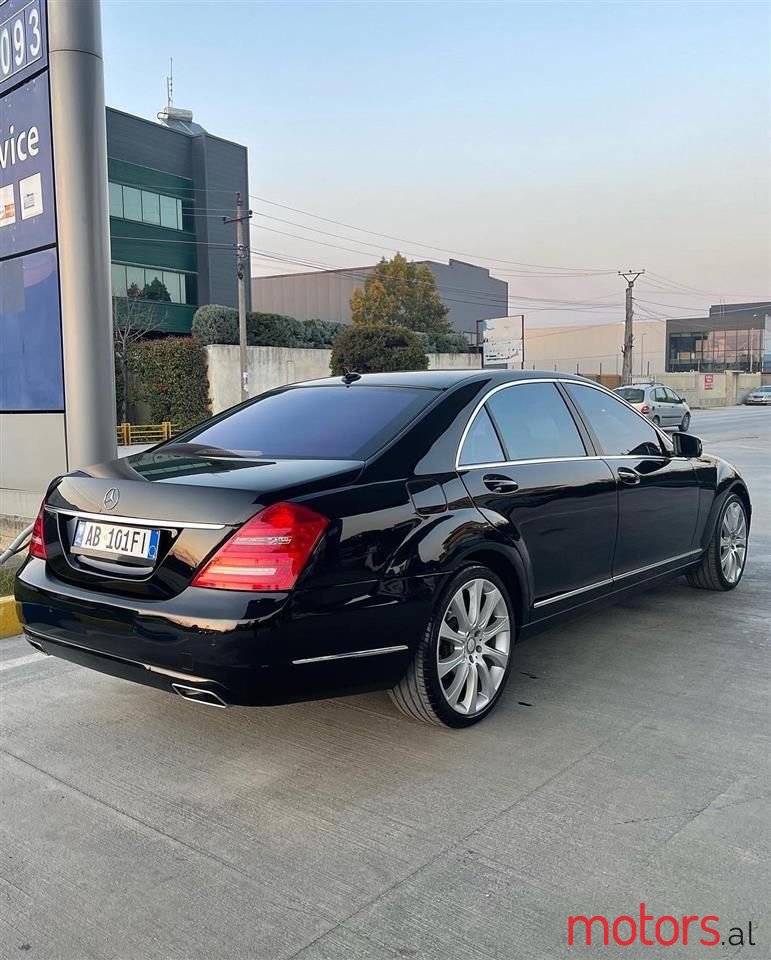 2013' Mercedes-Benz S 350 photo #3