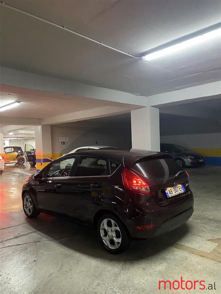 2011' Ford Fiesta photo #4