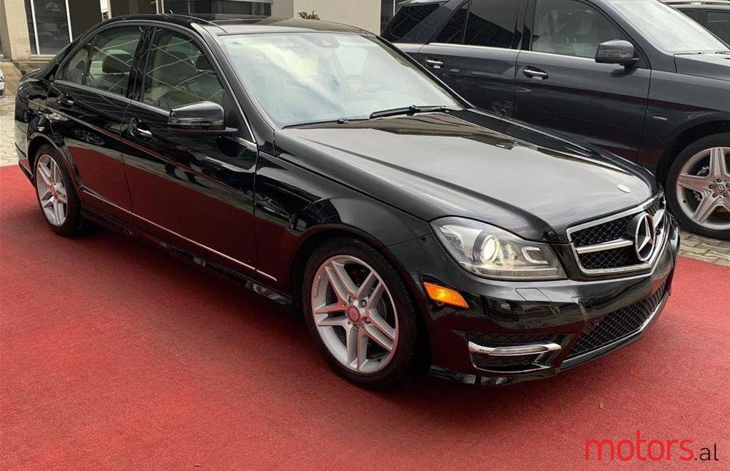 2012' Mercedes-Benz C 300 photo #1