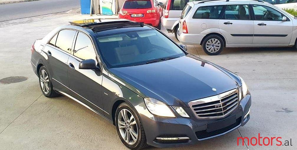 2011' Mercedes-Benz E 250 photo #1