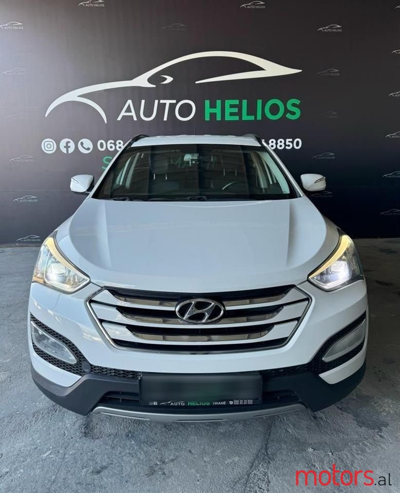 2012' Hyundai Santa Fe photo #1