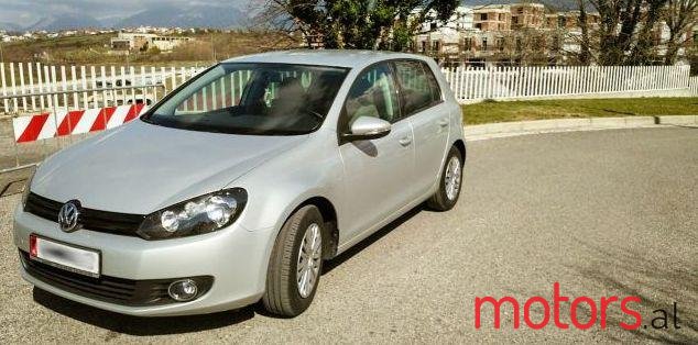 2009' Volkswagen Golf photo #1