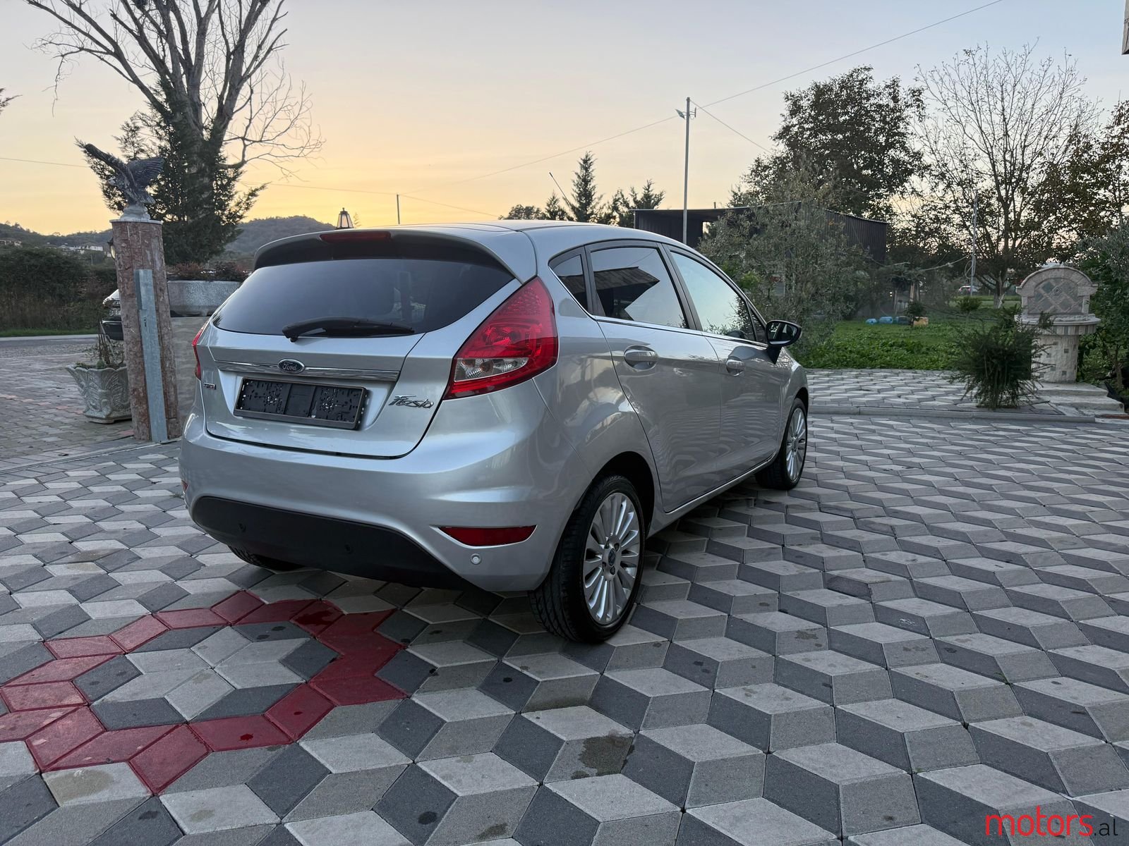 2011' Ford Fiesta photo #2
