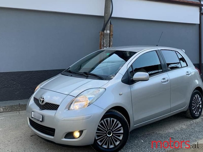 2009' Toyota Yaris photo #1