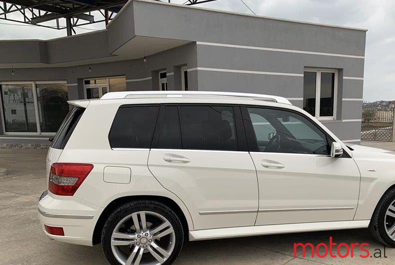 2009' Mercedes-Benz GLK 320 photo #2