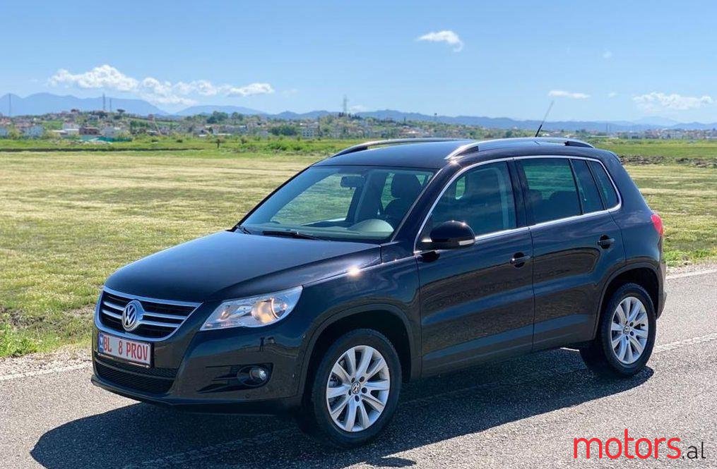 2009' Volkswagen Tiguan photo #1