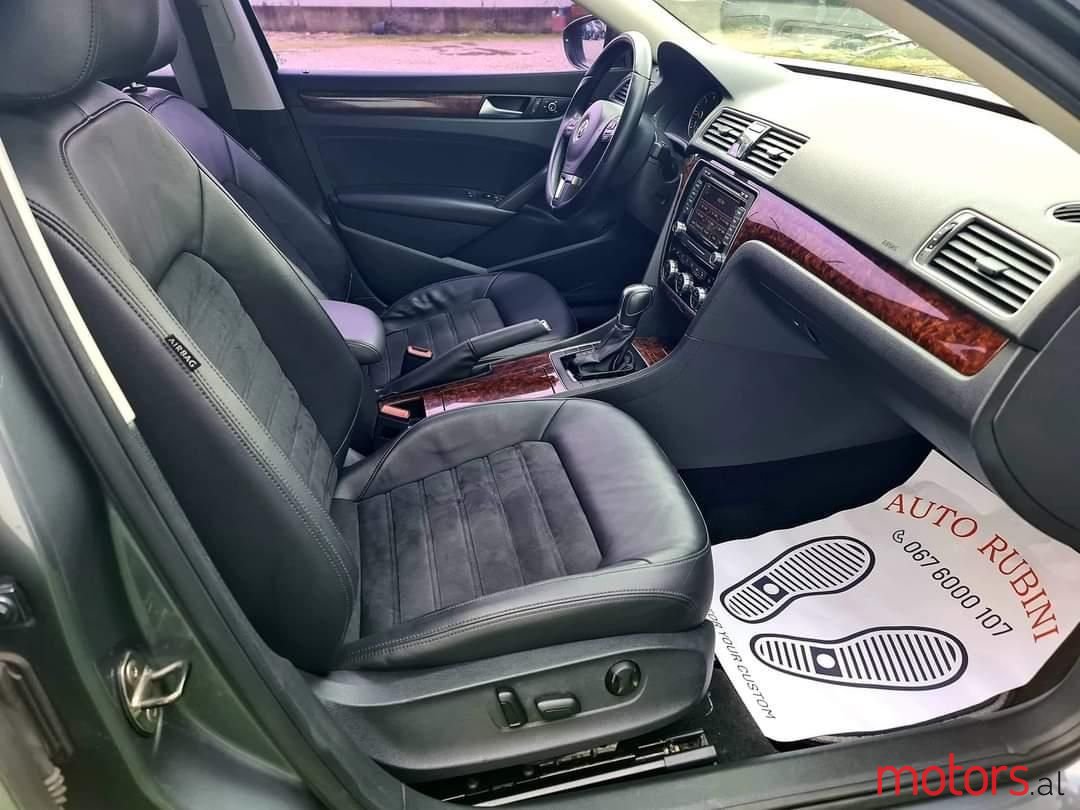 2012' Volkswagen Passat photo #3