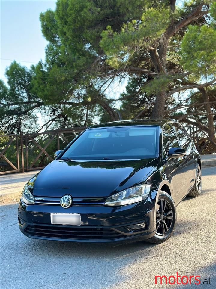 2019' Volkswagen Golf photo #1