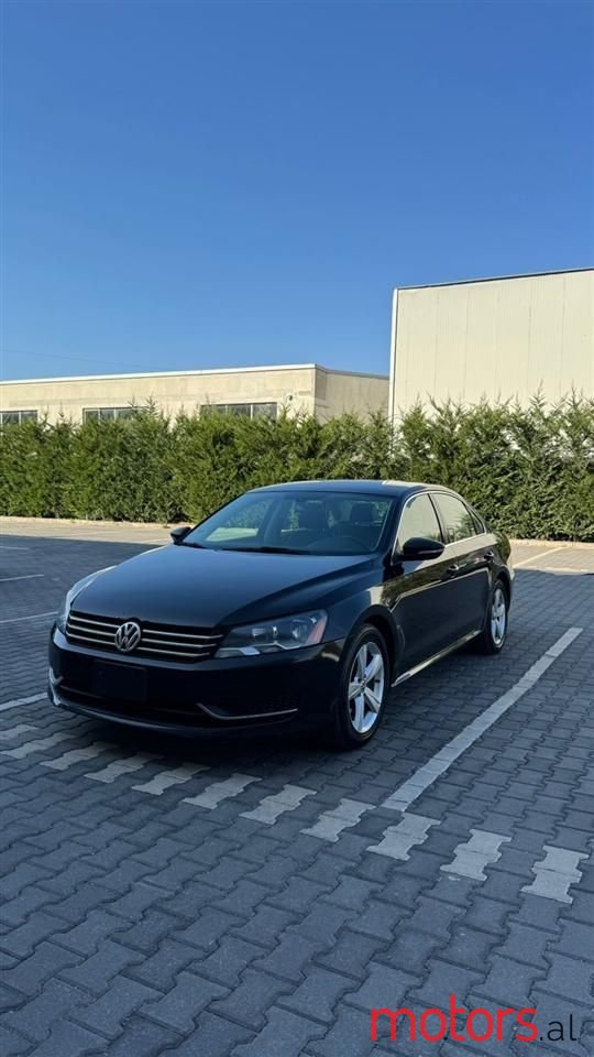 2012' Volkswagen Passat photo #5