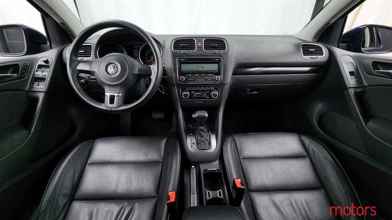 2010' Volkswagen Golf photo #4