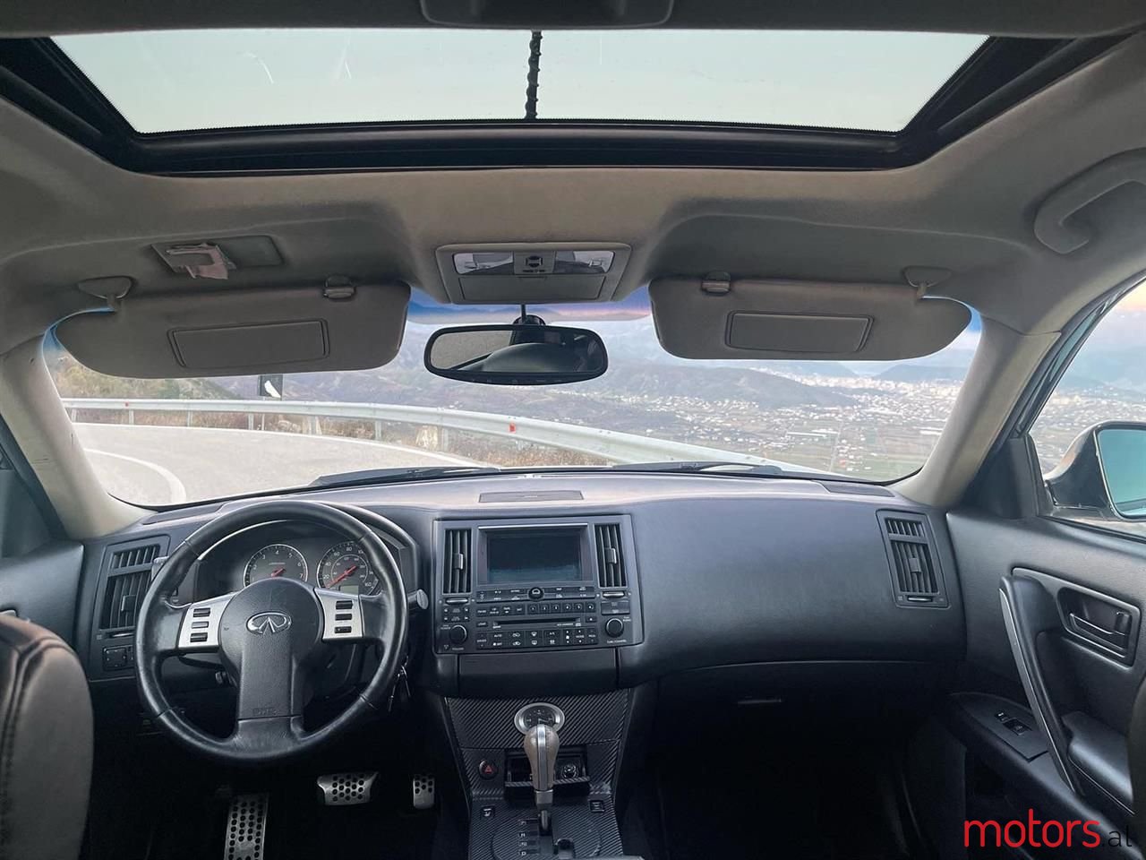 2004' Infiniti FX photo #5