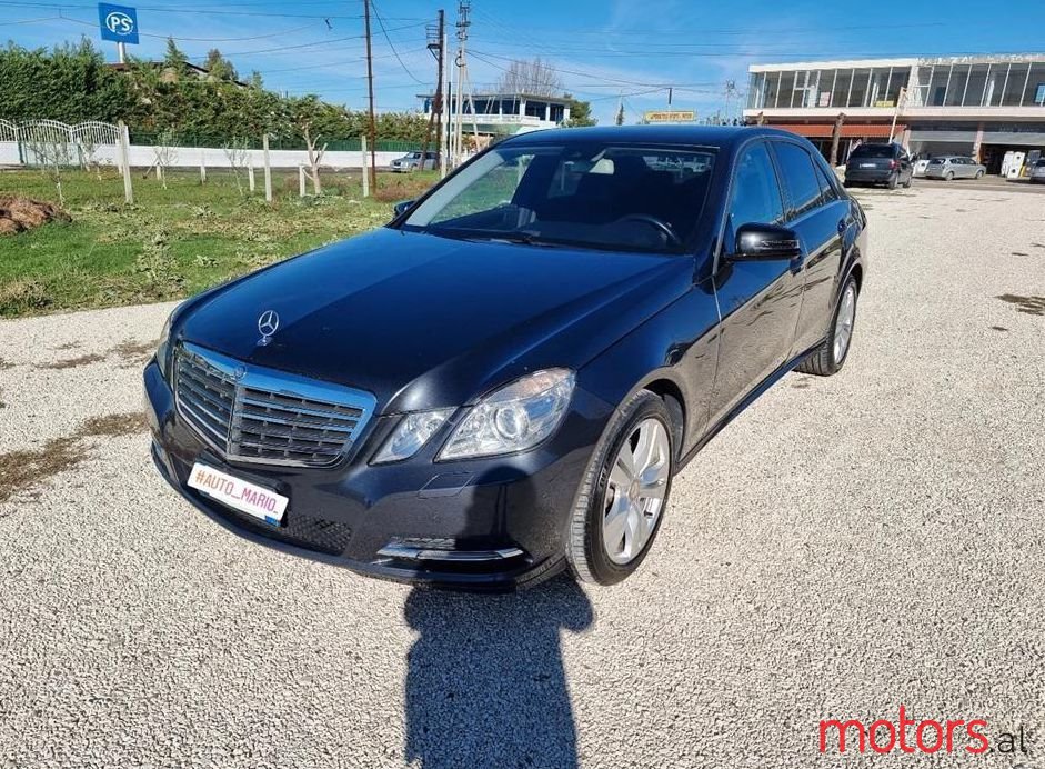 2013' Mercedes-Benz E 220 photo #2