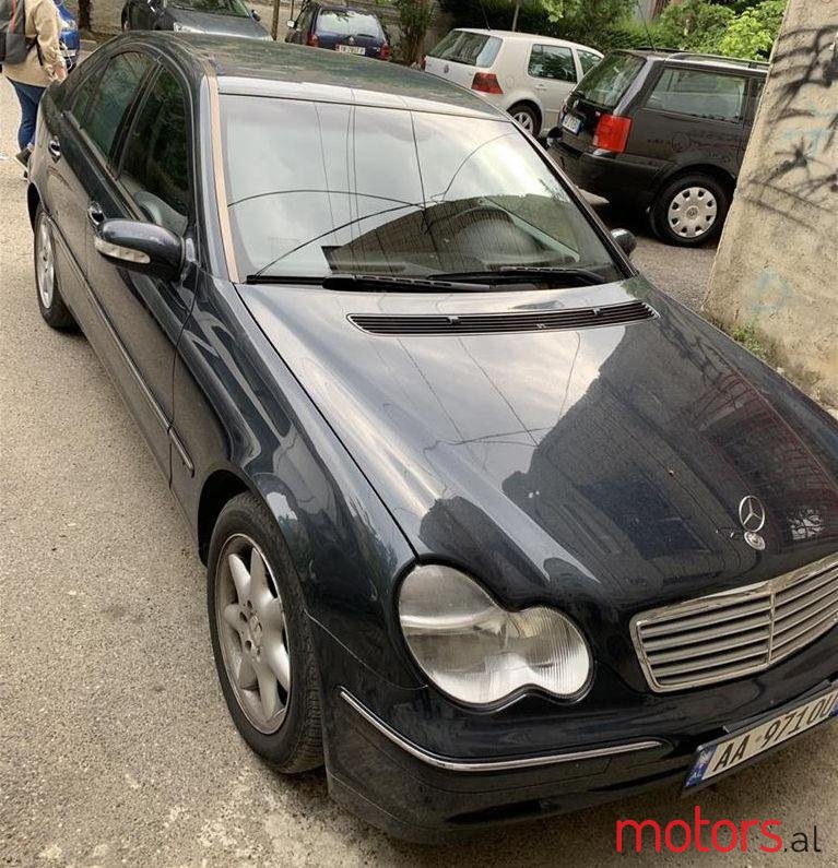 2004' Mercedes-Benz C 220 photo #1