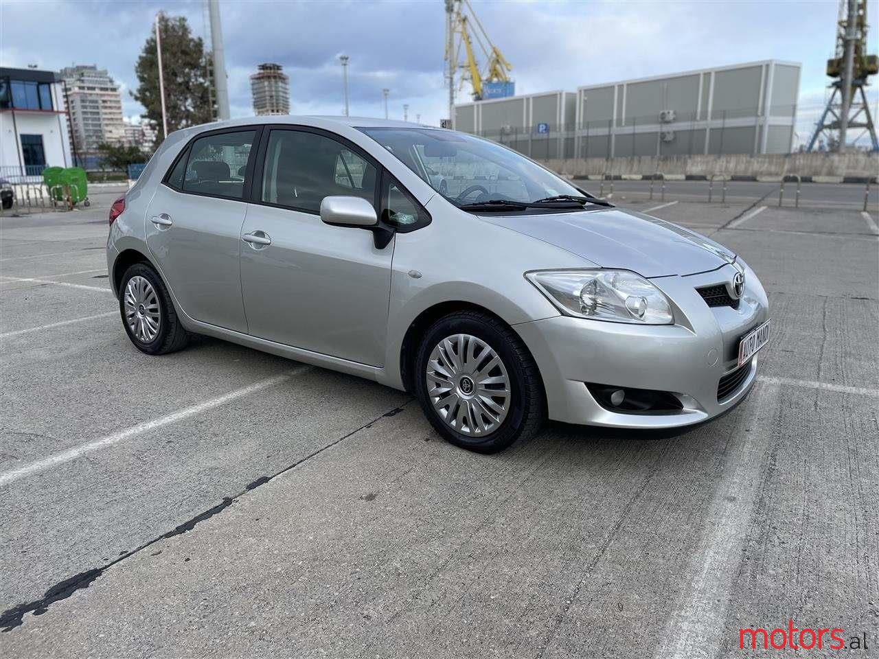 2007' Toyota Auris photo #2