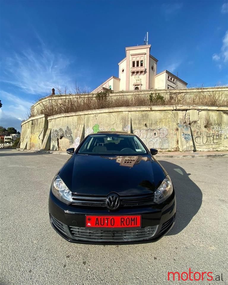 2010' Volkswagen Golf photo #2