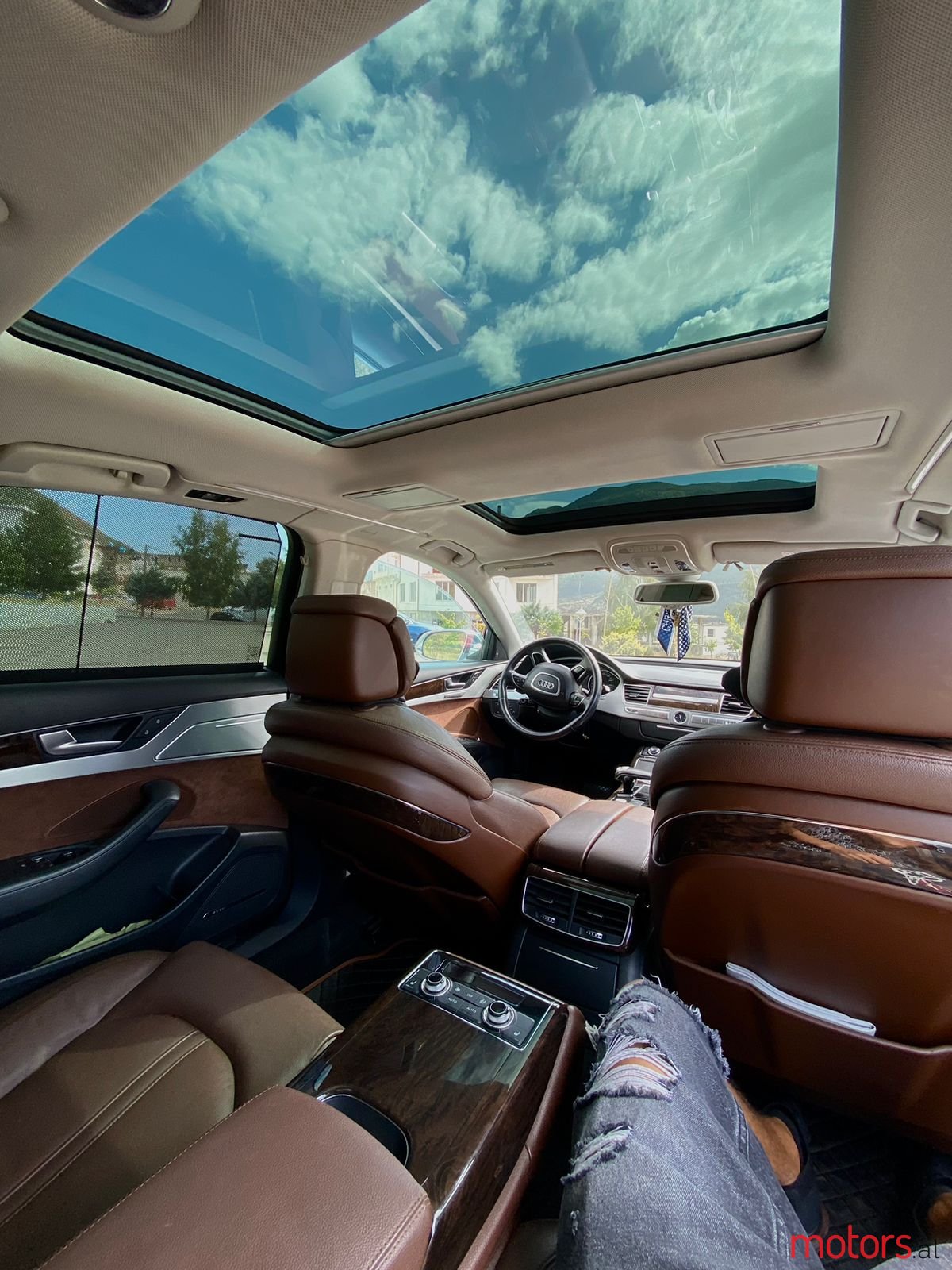 2012' Audi A8 photo #6