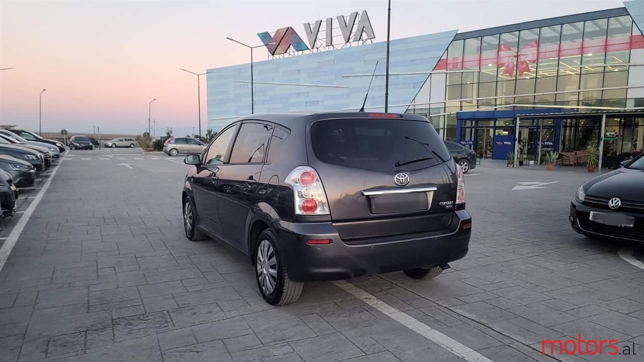 2009' Toyota Corolla Verso photo #5