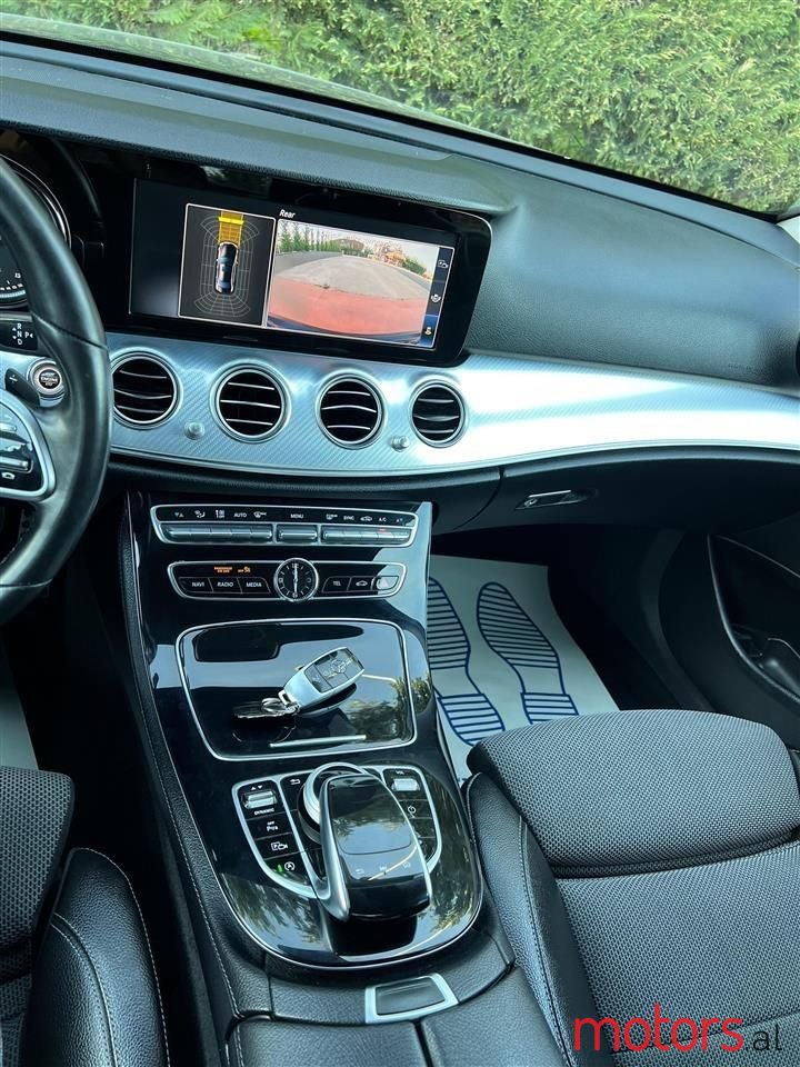2018' Mercedes-Benz E 220 photo #5
