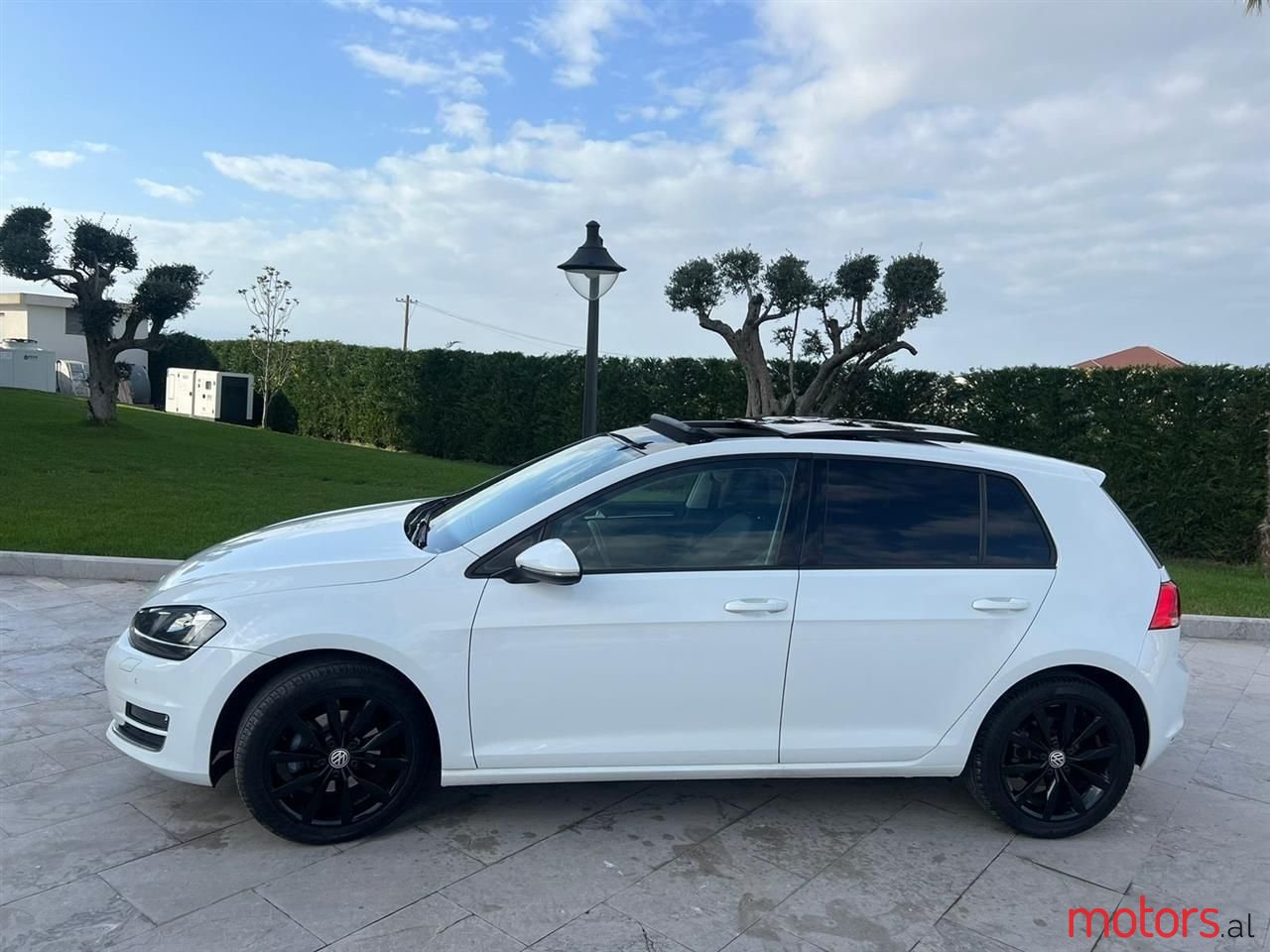 2015' Volkswagen Golf photo #2