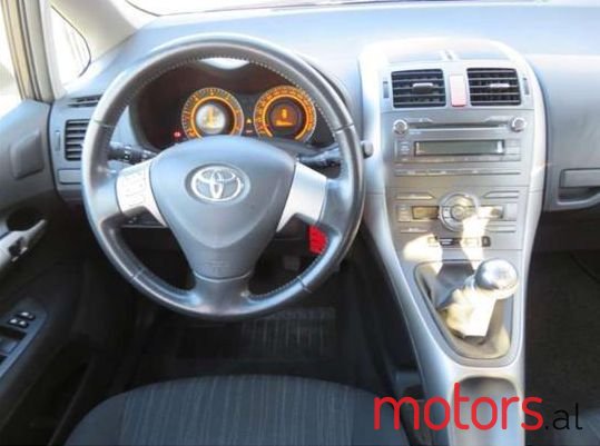 2007' Toyota Auris photo #4