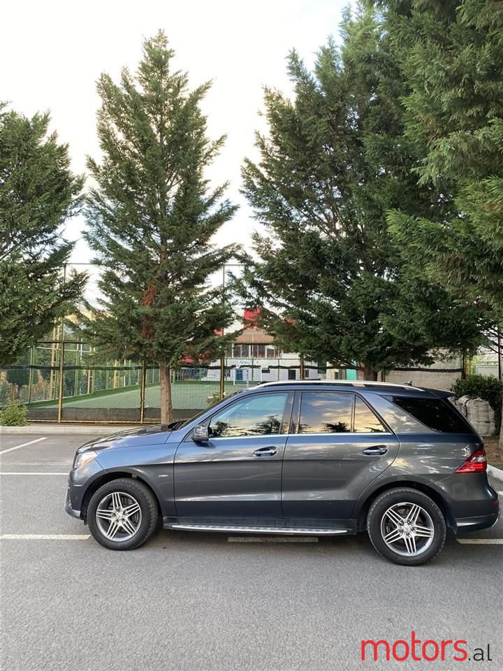 2012' Mercedes-Benz 350 photo #6