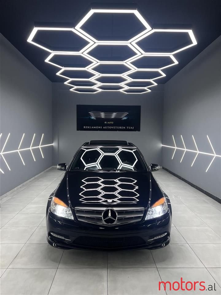 2011' Mercedes-Benz C 250 photo #3