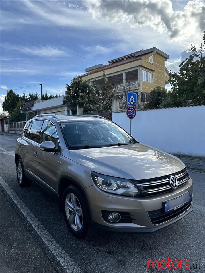 2012' Volkswagen Tiguan photo #4