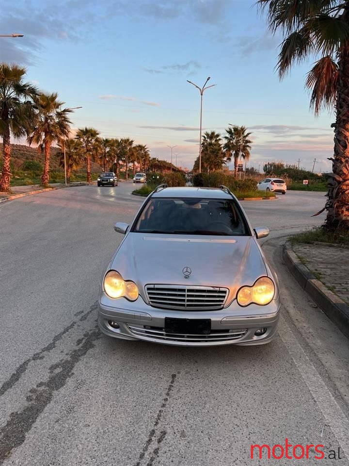 2006' Mercedes-Benz C 220 photo #1