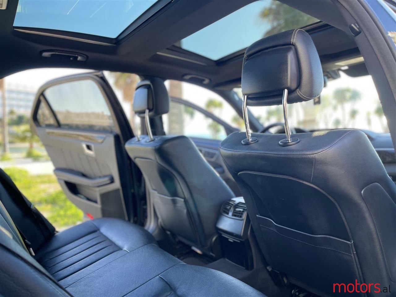 2012' Mercedes-Benz E 350 photo #5