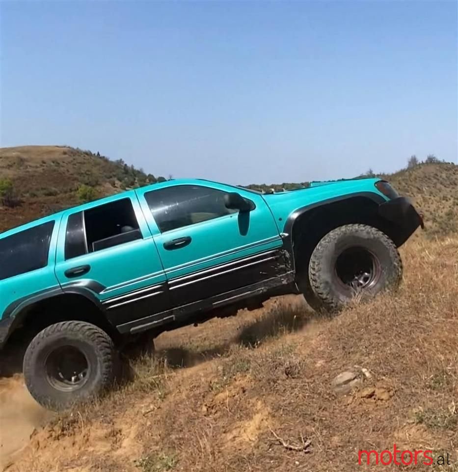 2002' Jeep Grand Cherokee photo #3