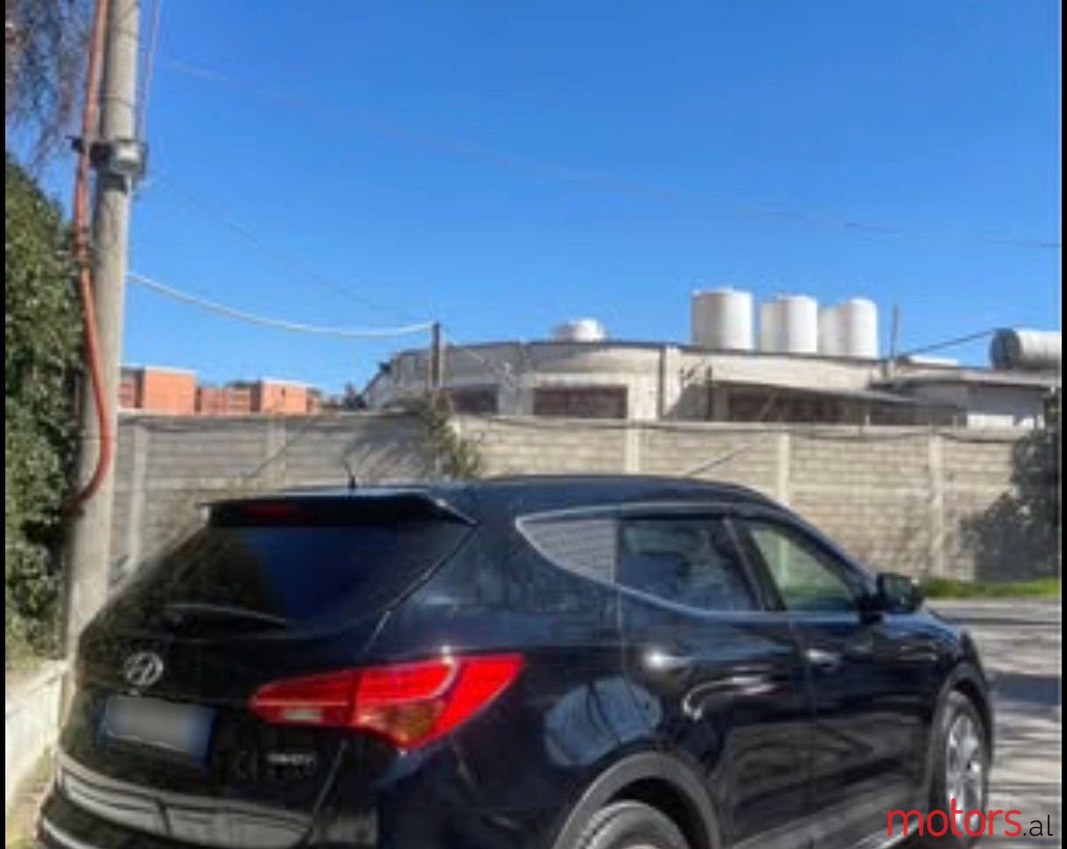 2013' Hyundai Grand Santa Fe photo #3