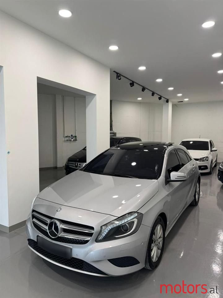 2014' Mercedes-Benz A 180 photo #1