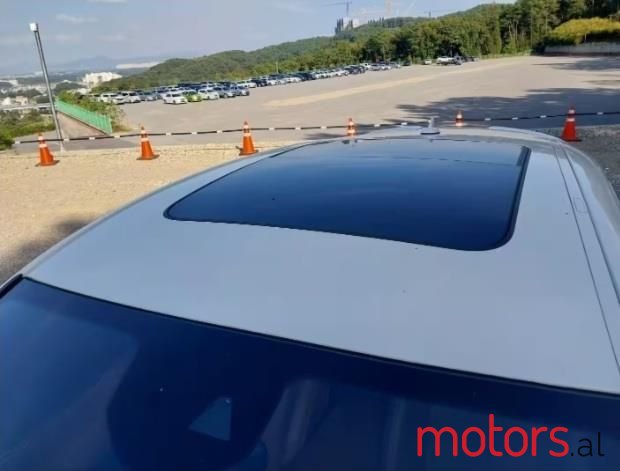 2018' Maserati Levante photo #2