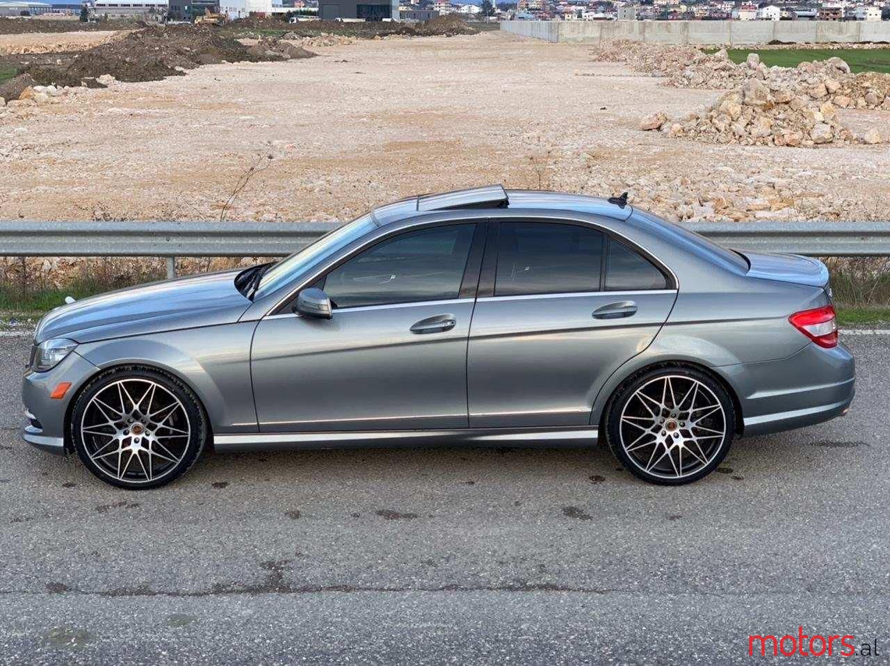 2011' Mercedes-Benz C 300 photo #5