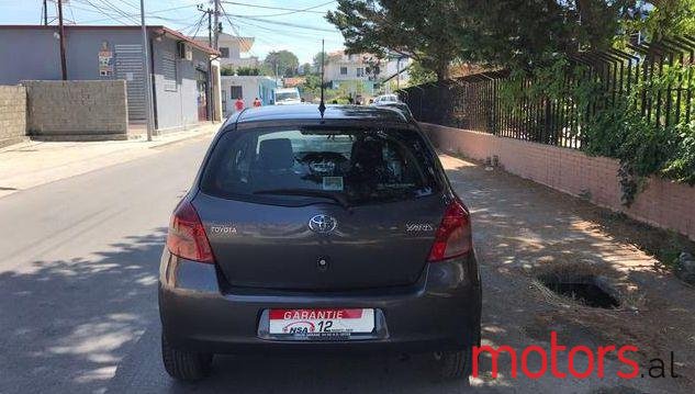 2008' Toyota Yaris photo #3